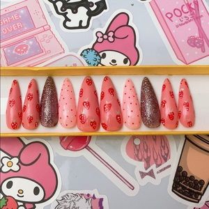 PressOn Nails style Strawberry Cutie